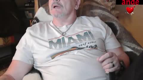 Snapshot of zander007 chatting on October 3, 3:20 pm zander007 online show from October 3, 3:20 pm