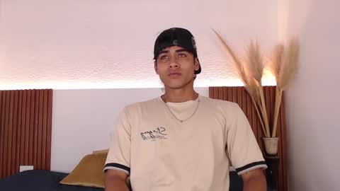 Zander online show from December 7, 1:51 pm