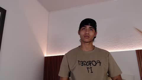 Zander online show from December 14, 1:49 pm