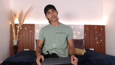 Zander online show from December 24, 5:13 pm