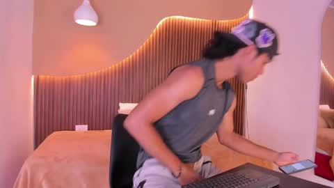 Zander online show from March 7, 2:12 pm