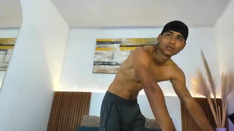 Zander online show from November 10, 1:54 pm