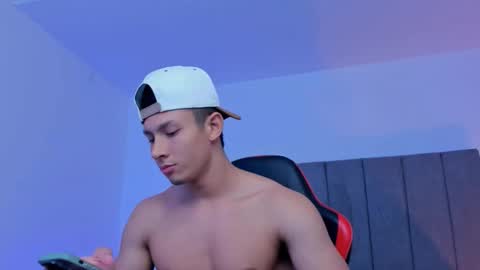 Snapshot of zander_walker chatting on March 23, 1:31 am Zander online show from March 23, 1:31 am