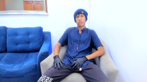 Snapshot of zane_belville chatting on May 9, 11:15 am Zane Belville online show from May 9, 11:15 am