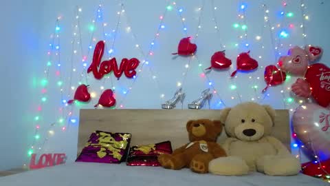 zannadreil online show from February 6, 4:31 am