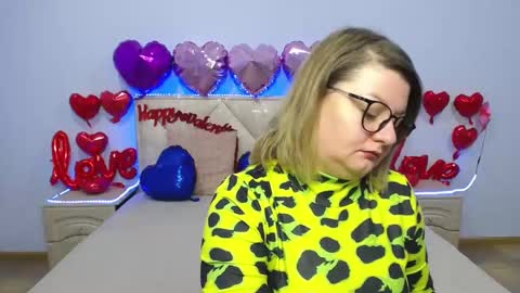 zannadreil online show from February 8, 7:05 pm