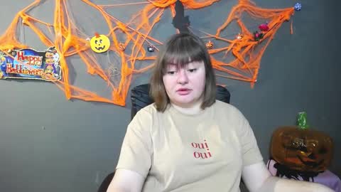 zannadreil online show from November 4, 7:13 pm