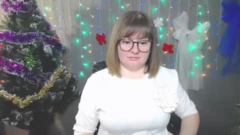 zannadreil online show from December 14, 7:07 pm