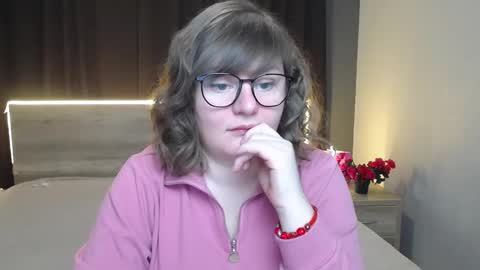 zannadreil online show from January 12, 6:57 pm