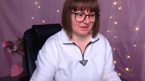 zannadreil online show from March 8, 7:06 pm