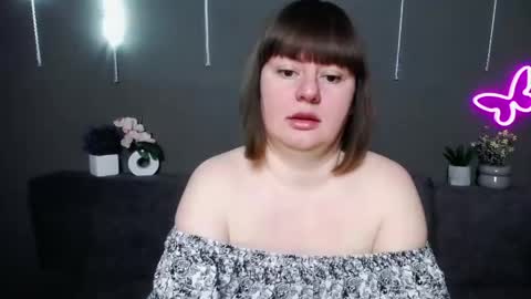 zannadreil online show from March 22, 7:17 pm