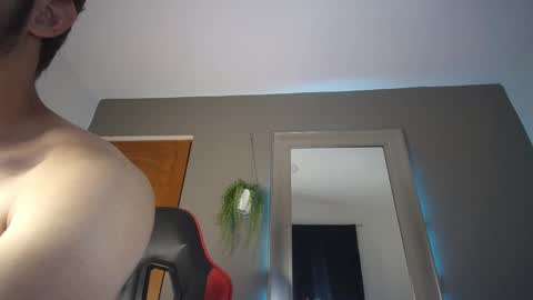 Snapshot of zanty2308 chatting on October 6, 2:20 am Tiiago Mallz online show from October 6, 2:20 am