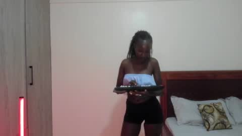 Snapshot of zara411 chatting on August 10, 1:53 am Zara online show from August 10, 1:53 am