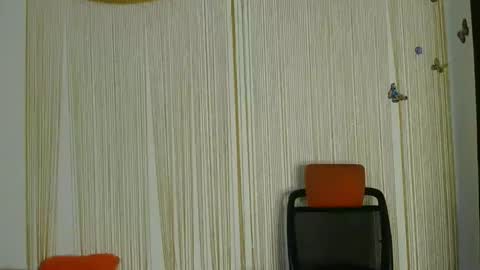 Snapshot of zara_lae chatting on March 19, 2:04 am nicky online show from March 19, 2:04 am