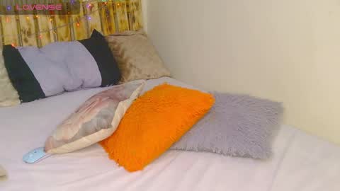 Snapshot of zara_lae chatting on June 17, 10:54 pm nicky online show from June 17, 10:54 pm