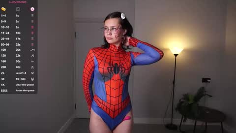 Snapshot of zara_shine chatting on February 5, 7:40 pm Criss online show from February 5, 7:40 pm