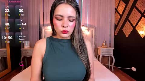 zara_smtih online show from October 1, 11:05 am