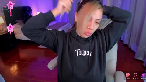 Snapshot of zara_wolf chatting on February 4, 11:05 am ZARAPVT IS OPEN online show from February 4, 11:05 am