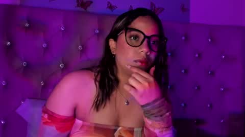 Snapshot of zarablazze_ chatting on May 9, 7:30 pm zarablazze_ online show from May 9, 7:30 pm