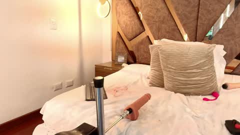 Zarah Andrews online show from February 9, 12:06 am