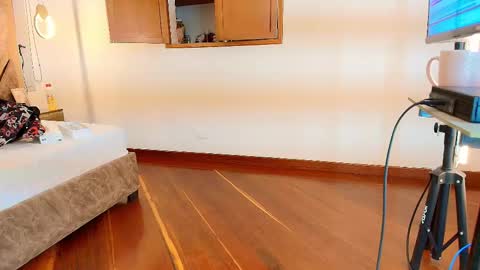 Zarah Andrews online show from December 16, 12:10 pm