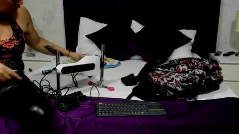 Zarah Andrews online show from January 9, 12:19 pm