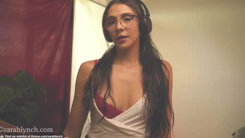 Miss Lynch   Next show  2911 online show from December 18, 6:25 pm