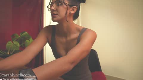 Miss Lynch   Next show  2911 online show from December 21, 9:04 pm