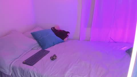   online show from February 8, 4:57 pm