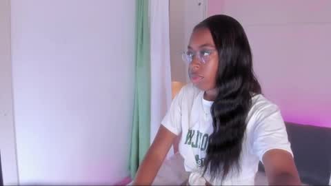 Snapshot of zaraprescott chatting on April 25, 8:28 pm SARA online show from April 25, 8:28 pm
