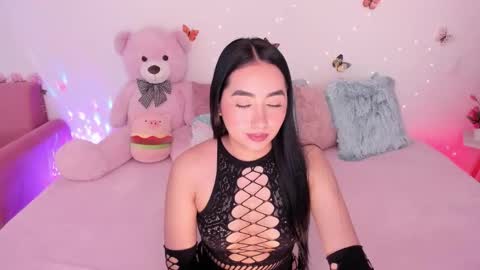 Snapshot of zaratorres_ chatting on March 2, 11:28 am Zara online show from March 2, 11:28 am