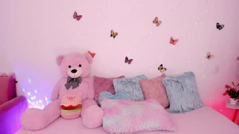 Snapshot of zaratorres_ chatting on April 1, 1:41 pm Zara online show from April 1, 1:41 pm