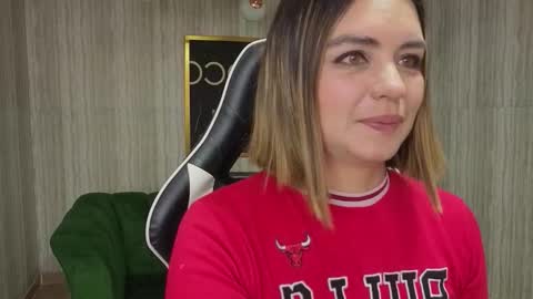 Snapshot of zarcasutra_t chatting on January 15, 12:32 pm Isabella online show from January 15, 12:32 pm