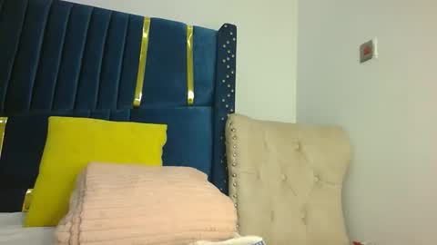 zariah online show from April 5, 7:11 pm