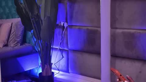 Snapshot of zayaseduce chatting on November 10, 4:44 am Mira online show from November 10, 4:44 am