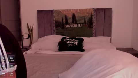 Snapshot of zayotto chatting on November 15, 8:00 am Hii im Zay. I save money for education. PVT Open. online show from November 15, 8:00 am