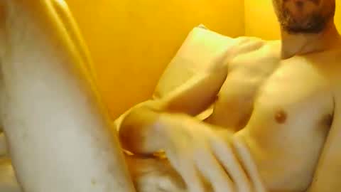 Snapshot of zaze71 chatting on February 13, 5:25 am zaze71 online show from February 13, 5:25 am