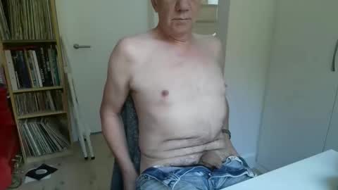 Snapshot of zeep16 chatting on November 10, 10:03 am zeep16 online show from November 10, 10:03 am