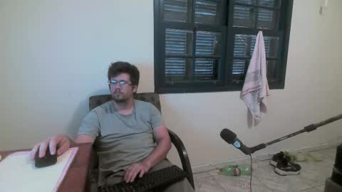 Snapshot of zehdolandia chatting on March 3, 6:58 pm pervboy online show from March 3, 6:58 pm
