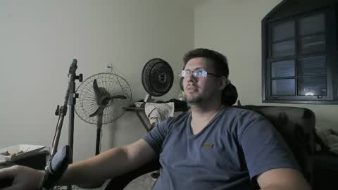 Snapshot of zehdolandia chatting on April 4, 8:17 pm pervboy online show from April 4, 8:17 pm