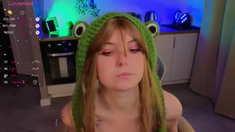 Snapshot of zelda_1 chatting on October 7, 3:42 pm Zelda online show from October 7, 3:42 pm