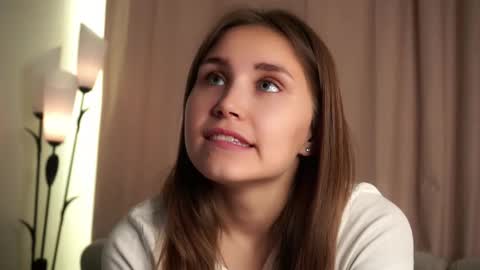 Emilia online show from September 17, 1:29 am