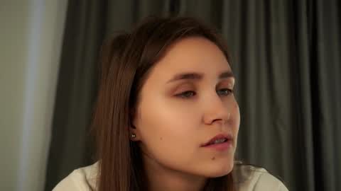 Emilia online show from September 19, 1:07 am