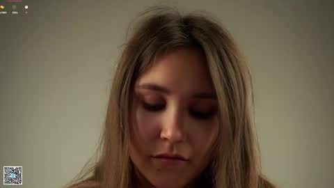 Emilia online show from October 3, 1:13 am