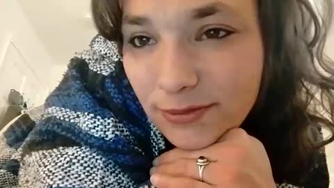 Snapshot of zellelajay2009 chatting on February 16, 11:05 pm KENDAL Kaylee online show from February 16, 11:05 pm