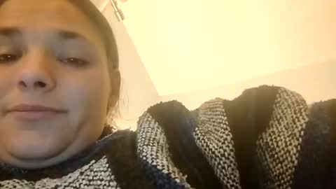 Snapshot of zellelajay2009 chatting on February 17, 6:31 am KENDAL Kaylee online show from February 17, 6:31 am