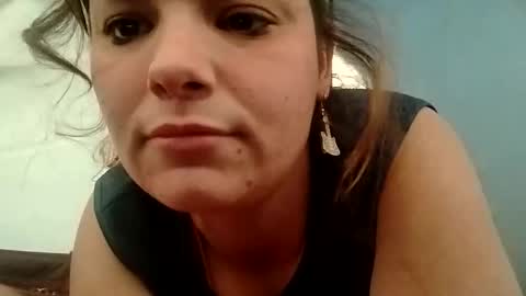 Snapshot of zellelajay2009 chatting on December 19, 7:10 pm KENDAL Kaylee online show from December 19, 7:10 pm