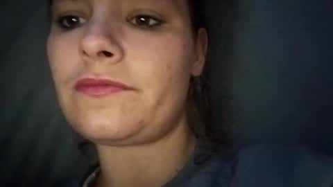 Snapshot of zellelajay2009 chatting on December 21, 8:43 am KENDAL Kaylee online show from December 21, 8:43 am