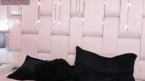 Zendaya online show from January 3, 10:19 pm