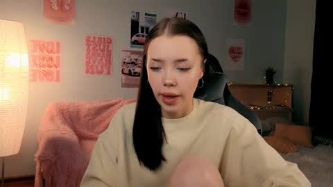 Lara online show from February 28, 7:37 pm